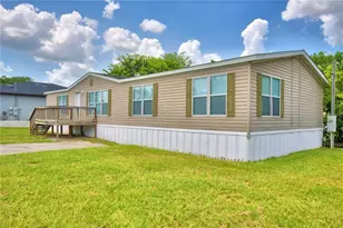 16 E Murphy St, Davenport, FL 33837 - Photo 2
