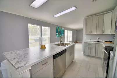16 E Murphy Street, Davenport, FL 33837 - Photo 8