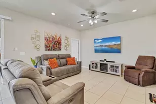 1872 Summer Serenity Dr, Kissimmee, FL 34744 - Photo 4