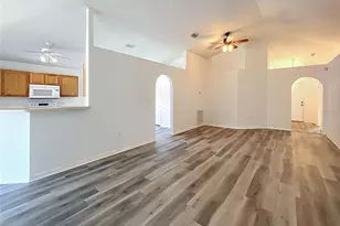 5641 Royal Hills Dr, Winter Haven, FL 33881 - Photo 4