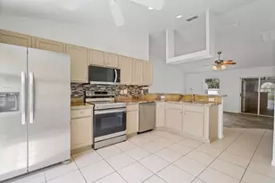 705 Robin Ct, Poinciana, FL 34759 - Photo 16
