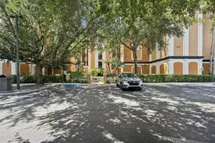 12521 Floridays Resort Dr, Orlando, FL 32821 - Photo 2