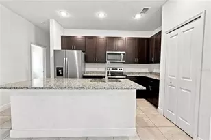 1010 Mayfair Pl, Kissimmee, FL 34758 - Photo 10