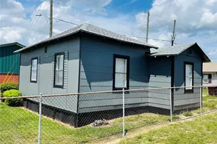 1023 Ave D, Haines City, FL 33844 - Photo 4