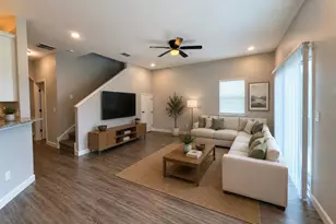 2741 Sycamore St, Winter Haven, FL 33881 - Photo 2