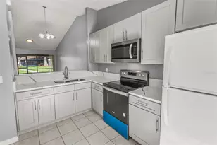 85 Silver Park Cir, Kissimmee, FL 34743 - Photo 4