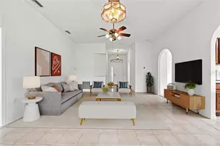 347 Royal Palm Dr, Davenport, FL 33837 - Photo 2