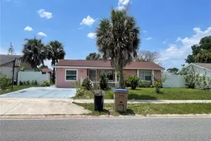 126 Dahlia Dr, Kissimmee, FL 34743 - Photo 2