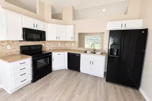 9208 Winchester Estates Ct, Lakeland, FL 33810 - Photo 2