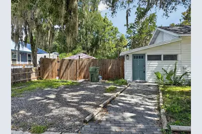 325 S 2nd Street, Leesburg, FL 34748 - Photo 2
