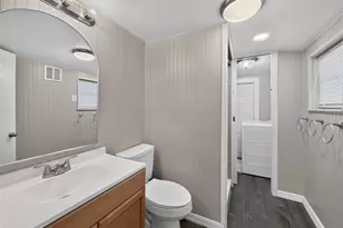 325 S 2nd St, Leesburg, FL 34748 - Photo 12