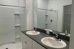 34772 Mulrion Dr, Zephyrhills, FL 33541 - Photo 10