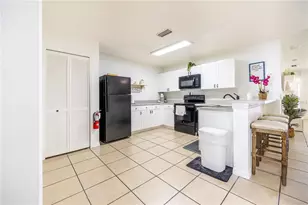 2860 Club Cortile Cir, Kissimmee, FL 34746 - Photo 14