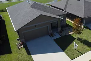 2098 Gold Dust Dr, Minneola, FL 34715 - Photo 4