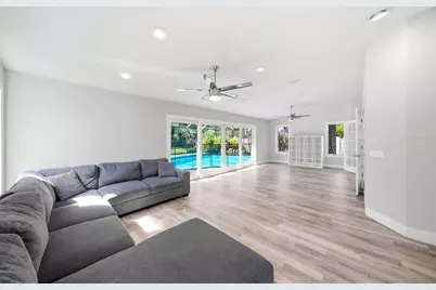 13536 Lake Magdalene Drive, Tampa, FL 33613 - Photo 18