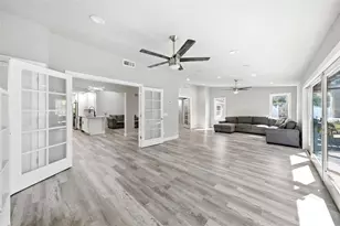 13536 Lake Magdalene Dr, Tampa, FL 33613 - Photo 16