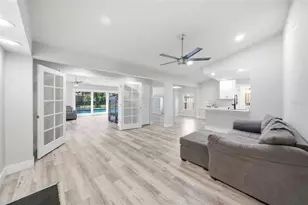 13536 Lake Magdalene Dr, Tampa, FL 33613 - Photo 14