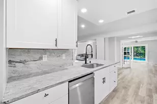 13536 Lake Magdalene Dr, Tampa, FL 33613 - Photo 10