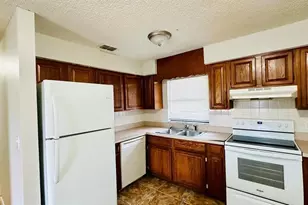 184 Julie Ln, Auburndale, FL 33823 - Photo 2