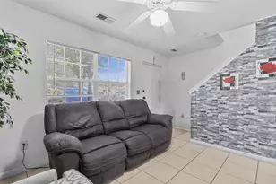 322 Cervantes Dr, Kissimmee, FL 34743 - Photo 4