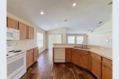 3066 Eagle Crossing Dr, Kissimmee, FL 34746 - Photo 8