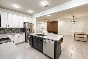 2524 Fontaine Dr, Kissimmee, FL 34741 - Photo 14