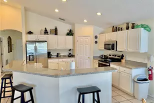 2666 Willow Glen Cir, Kissimmee, FL 34744 - Photo 4