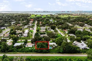327 Barbara Cir, Belleair, FL 33756 - Photo 4