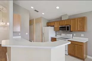 15723 Markham Dr, Clermont, FL 34714 - Photo 6