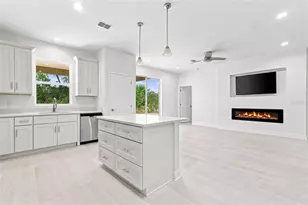 9505 Luna Dr, Saint Cloud, FL 34773 - Photo 10