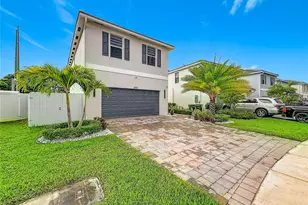 1692 SE 7th Ct, Homestead, FL 33033 - Photo 4