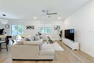 1692 SE 7th Ct, Homestead, FL 33033 - Photo 10