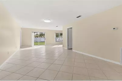 2224 Mallard Creek Circle, Kissimmee, FL 34743 - Photo 10
