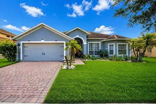 2711 Patrician Cir, Kissimmee, FL 34746 - Photo 1