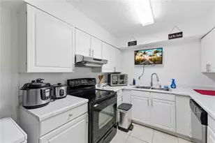 524 Pigeon Cir, Orlando, FL 32825 - Photo 10