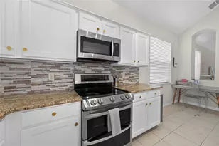 1791 Royal Ridge Dr, Davenport, FL 33896 - Photo 10
