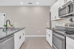 1841 Crinkle Leaf Ct, Ruskin, FL 33570 - Photo 8