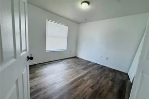 566 Eagle Ct, Poinciana, FL 34759 - Photo 18