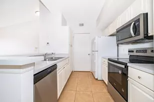 5548 Metrowest Blvd, Orlando, FL 32811 - Photo 10