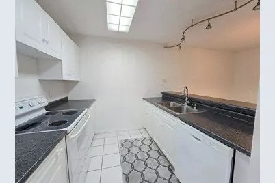 5263 Brook Court #247, Orlando, FL 32811 - Photo 8
