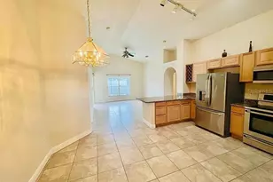 4647 Eagle Peak Dr, Kissimmee, FL 34746 - Photo 6