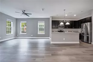 6867 Sundrop St, Saint Cloud, FL 34773 - Photo 4