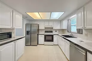 7308 Wethersfield Dr, Orlando, FL 32819 - Photo 10