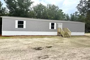 102 Livingston Ct, Satsuma, FL 32189 - Photo 2