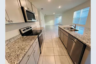 2642 Angel Falls Dr, Davenport, FL 33837 - Photo 8