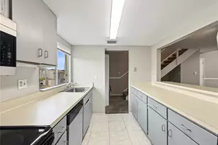 566 Orange Dr, Altamonte Springs, FL 32701 - Photo 10