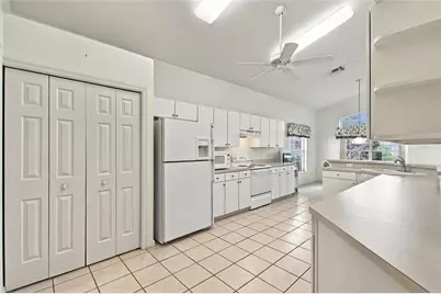 801 High Vista Dr, Davenport, FL 33837 - Photo 4