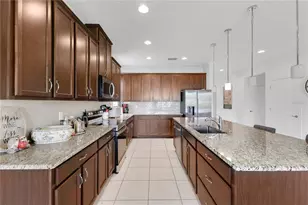 3232 Songbird Cir, Saint Cloud, FL 34773 - Photo 6