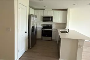 725 Preston Cv Dr, Saint Cloud, FL 34771 - Photo 2