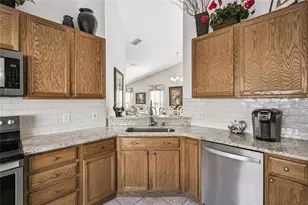513 Vineyard Way, Poinciana, FL 34759 - Photo 14